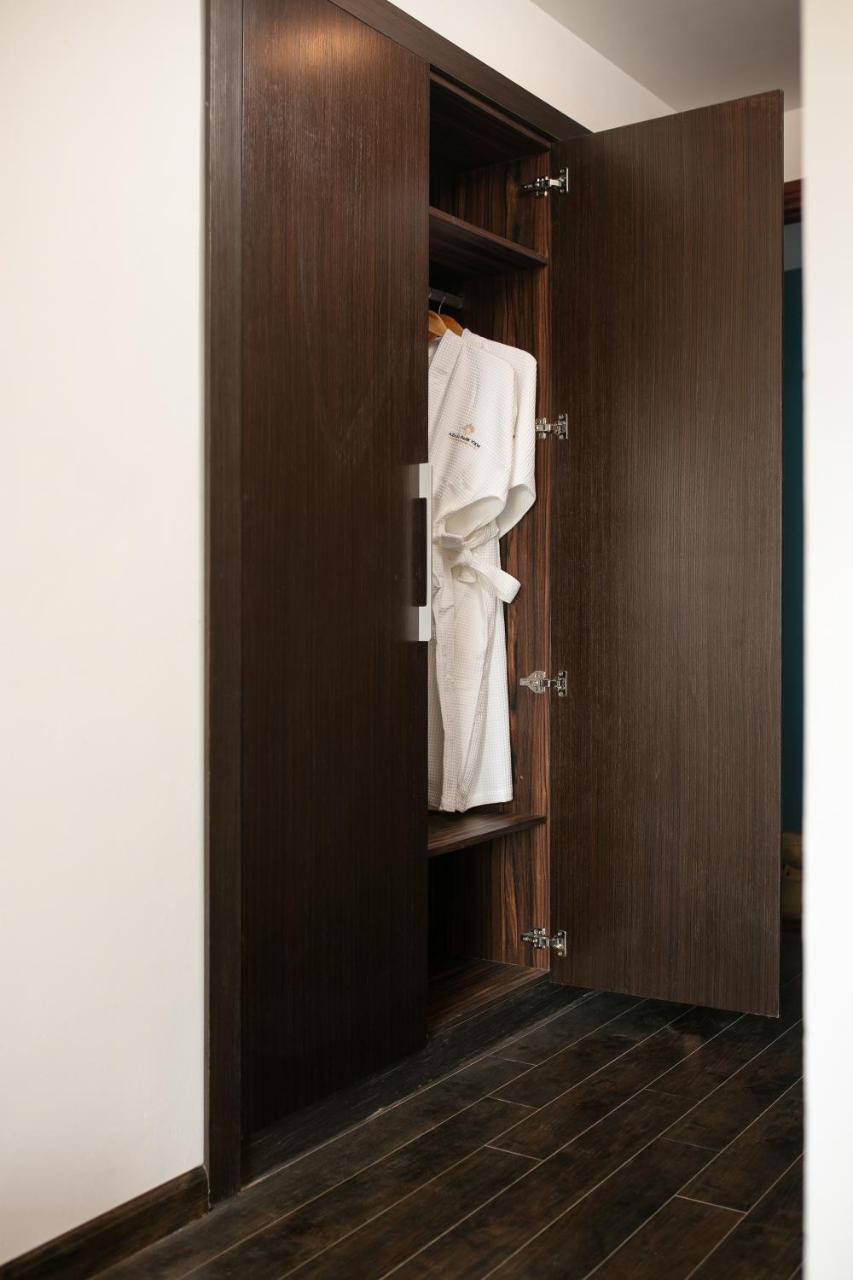 Azalea Parkview Hotel Виентиане Екстериор снимка