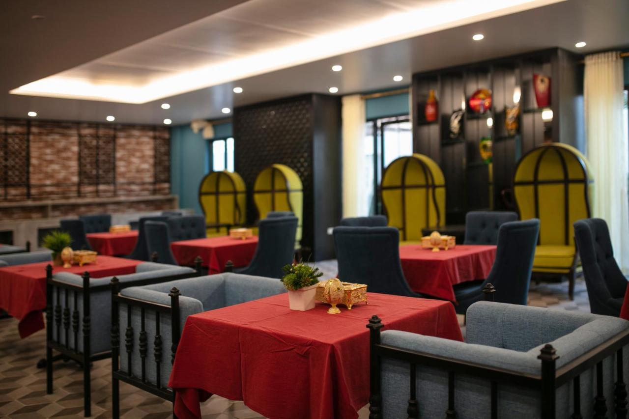 Azalea Parkview Hotel Виентиане Екстериор снимка