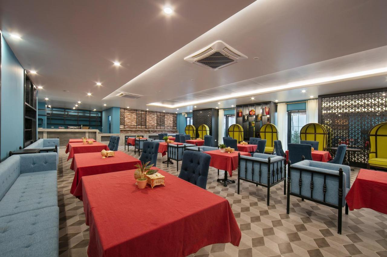 Azalea Parkview Hotel Виентиане Екстериор снимка